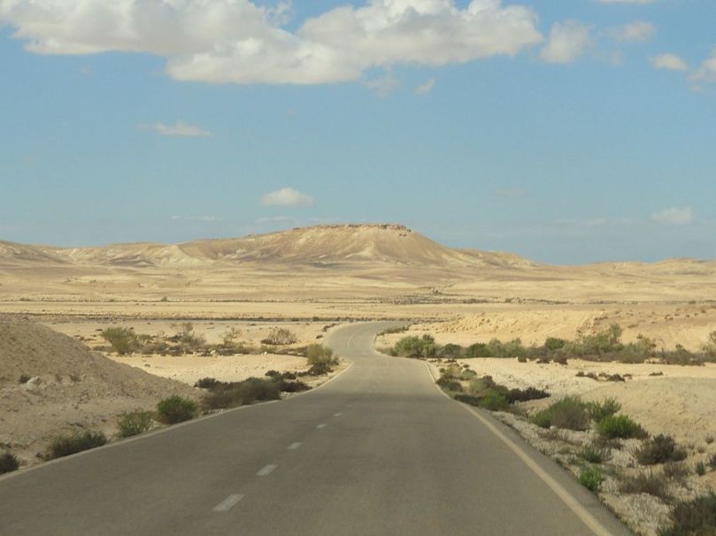 Desert_road_-_panoramio_(3)